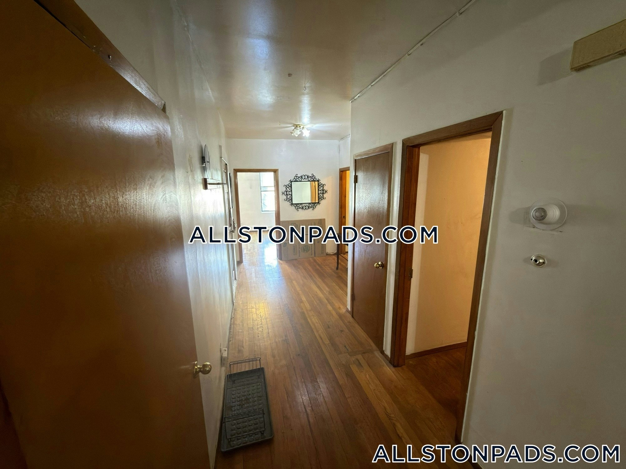 Building Photo - 46 Park Vale Ave