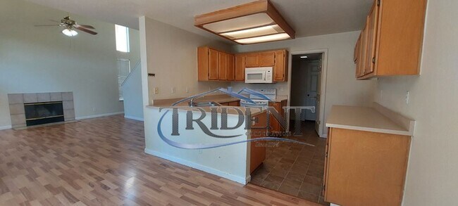 Building Photo - 1670 Wildflower Cir