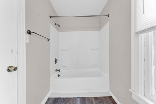 Building Photo - Charming Home with Updates and Covered Porch - A Must-See!