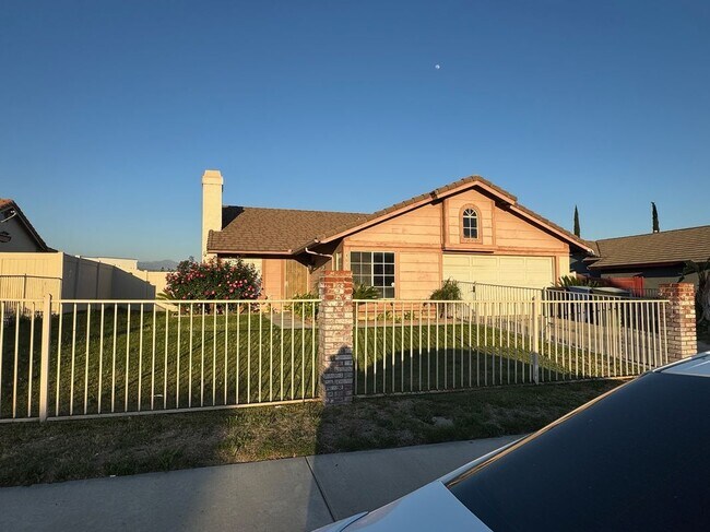 Primary Photo - 4605 Acapulco St