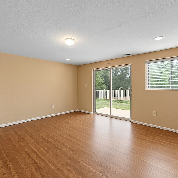Building Photo - 605 Thornridge Dr