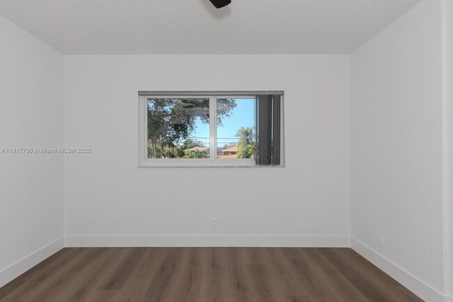 Building Photo - 2795 N 40th Ave