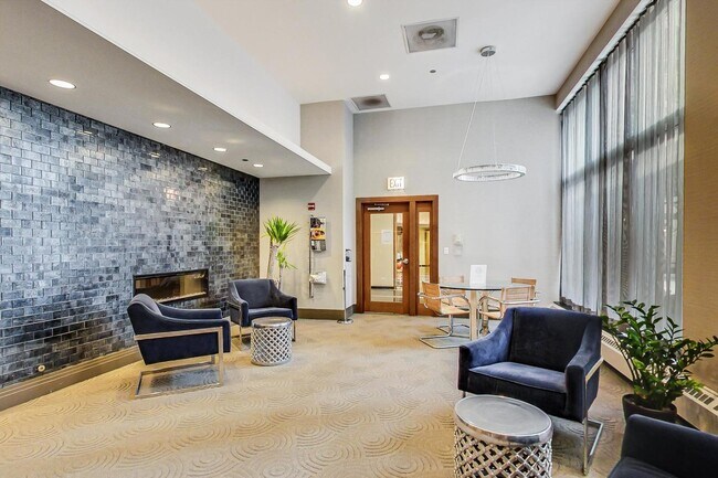 Building Photo - 420 E Waterside Dr