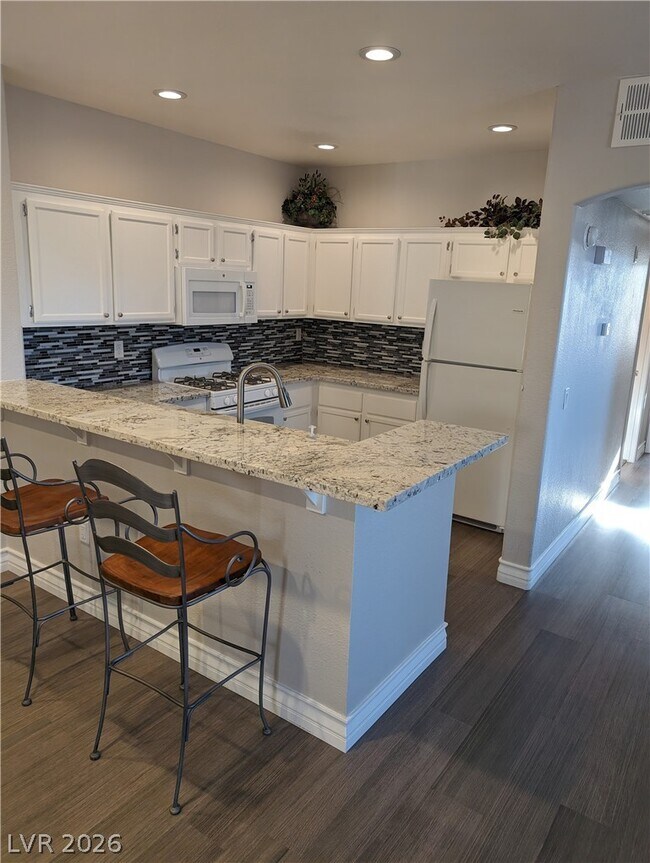 Building Photo - 1830 N Buffalo Dr