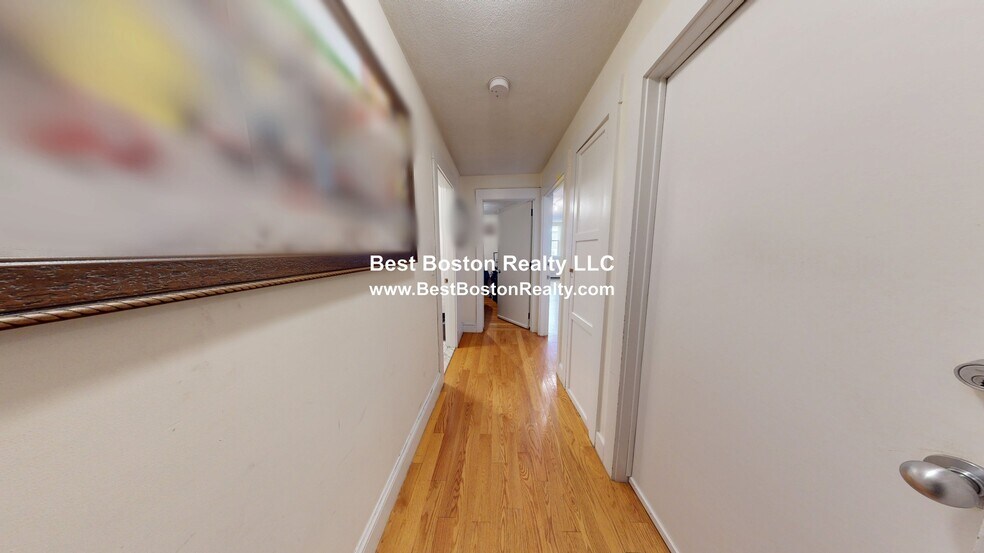 Building Photo - 389 Highland Ave