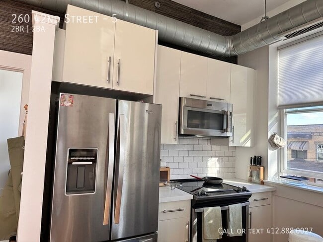 Building Photo - 260 42nd St