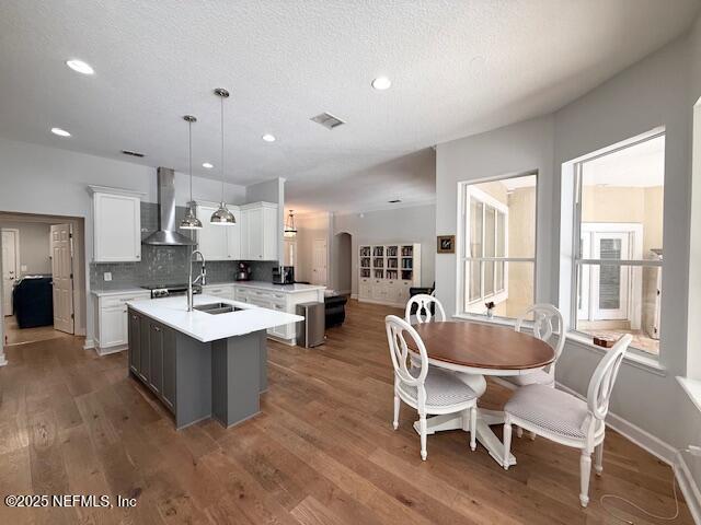 Building Photo - 12784 Cattail Pond Cir S