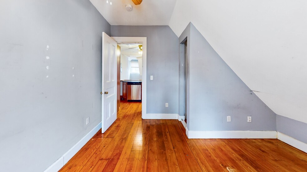 Building Photo - 126 Calumet St