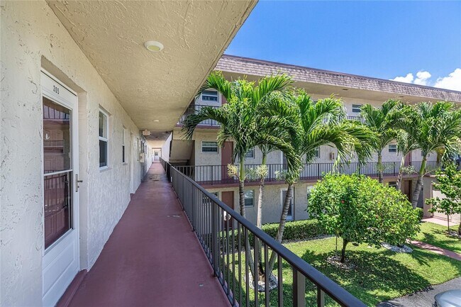 Building Photo - 701 Lori Dr