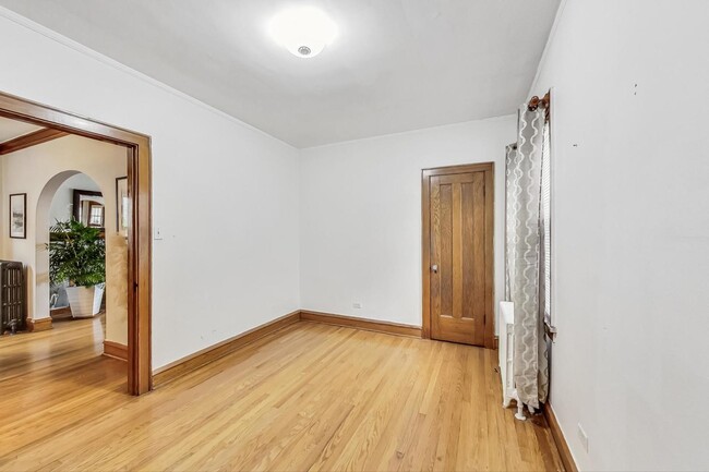 Building Photo - 5322 W Wolfram St