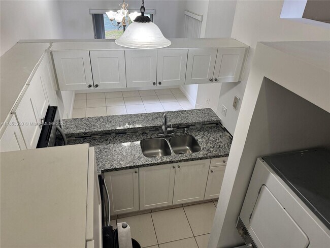 Building Photo - 13910 SW 91st Terrace