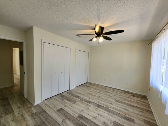 Building Photo - Gulf Shores 2/1.5 condo at Country Club Village
