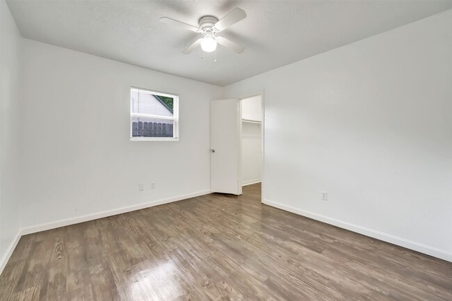Building Photo - 22102 Breezy Hill Dr