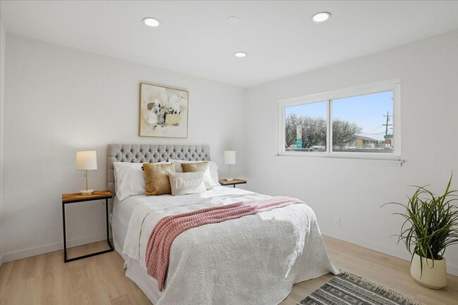 Building Photo - Concord Stunning! fully remodeled 3 bedroom 2 bathroom single family home w/ 2 car garage