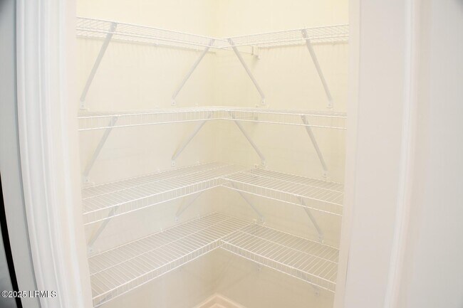 Building Photo - 15 Chauga St