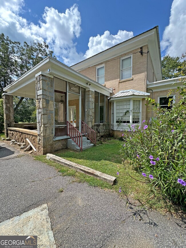 Building Photo - 1010 Oglethorpe Ave