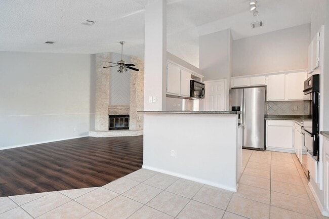 Building Photo - 3605 Palomar Ln