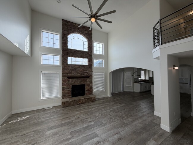 Building Photo - 1540 E 450 N