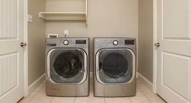 Building Photo - 2691 Costa Mesa Dr