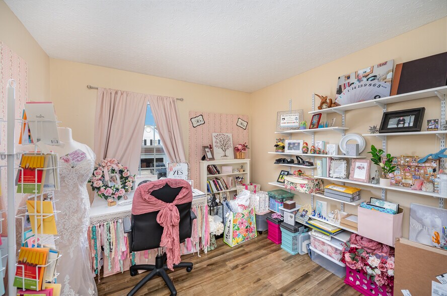 Building Photo - 451 Indian Lake Dr