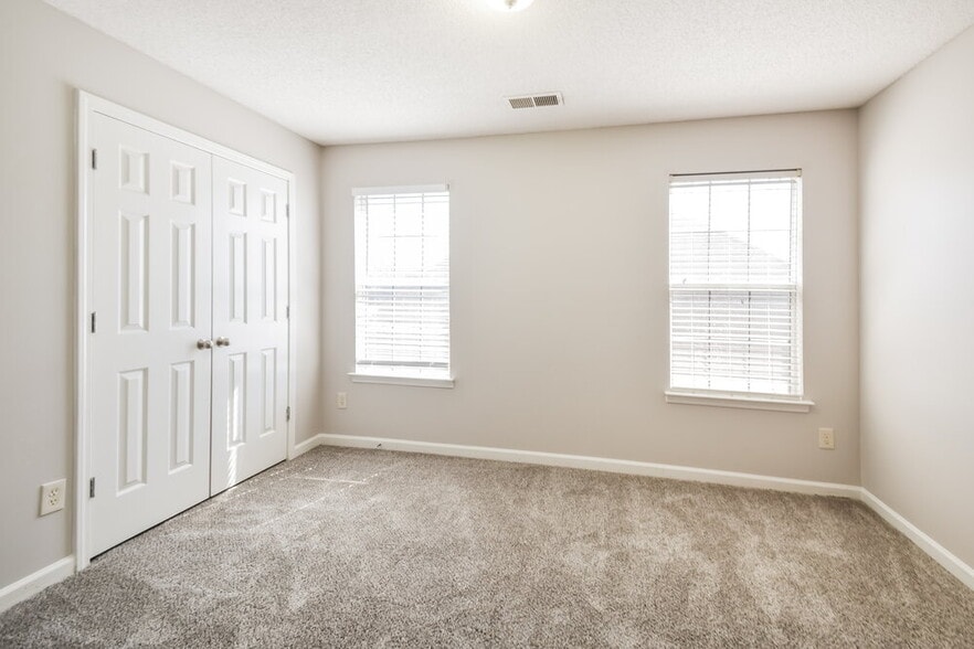 Building Photo - 7027 Maple Grove Rd