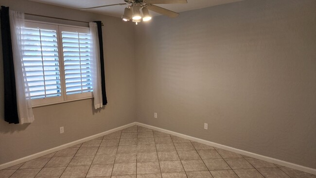 Building Photo - 3 Bedroom Home in Westbank Estates Near E ...