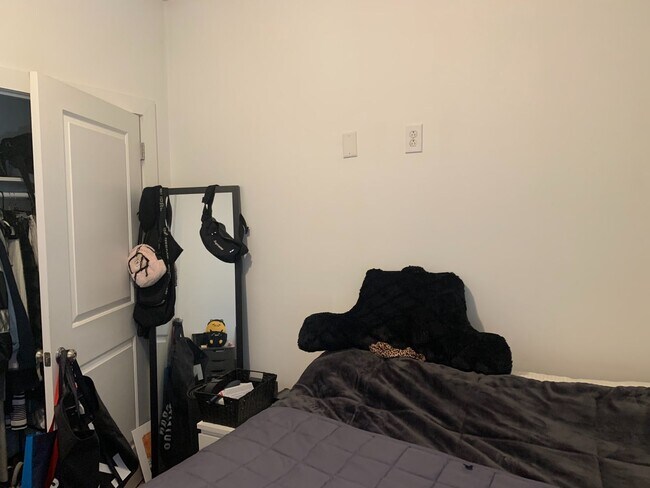 Interior Photo - 1536 N. Carlisle