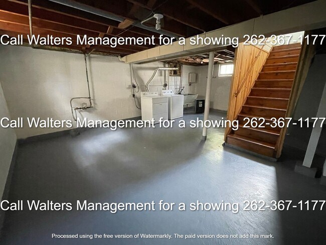 Building Photo - Pewaukee 3 Bedroom 1 Bath Home for Rent
