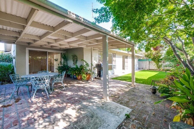 Building Photo - 1534 Crespi Dr