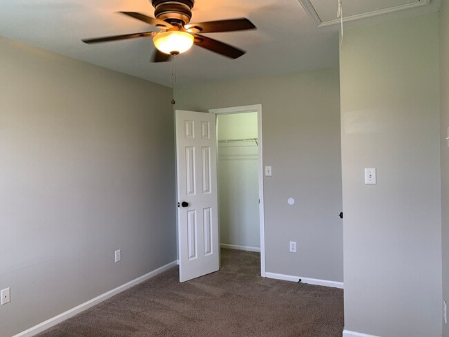 Building Photo - Pretty Home, Featuring 1st Floor Master Su...