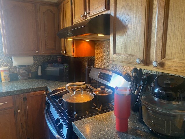 Building Photo - 554 N Long Ave