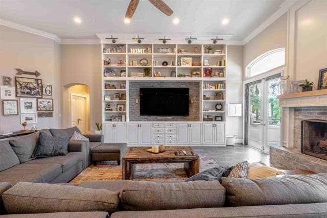 Building Photo - 15263 Presilla Dr