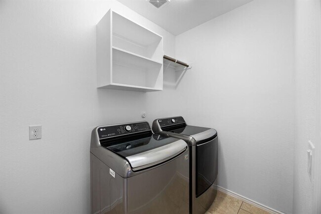 Building Photo - 12105 Mossygate Trl