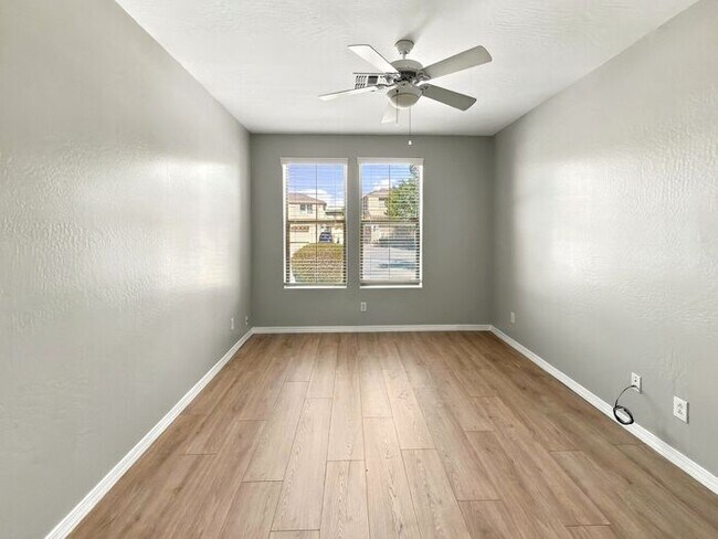 Building Photo - Gilbert 5-Bedroom Home with Pool, Loft & Primary Suite Downstairs – Minutes from Gilbert Regional...