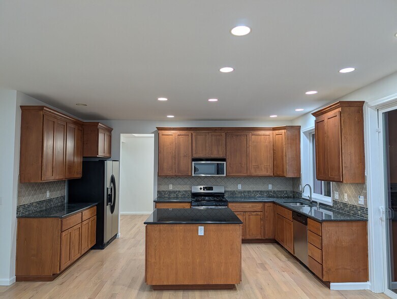 Building Photo - 19031 Waxen Rd