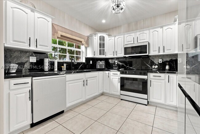 Building Photo - 8254 NW 165th St
