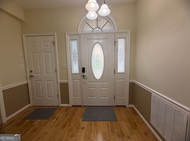 Building Photo - 70 Golden Oaks Dr
