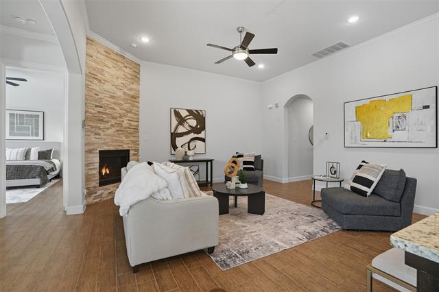 Building Photo - 533 Longshore Dr