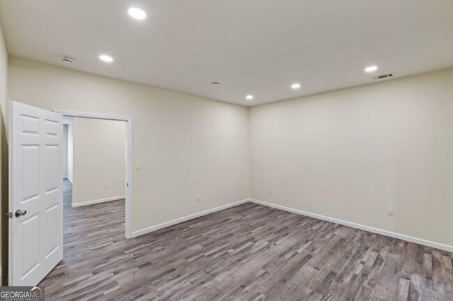 Building Photo - 160 Janney Cir