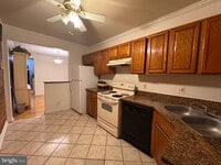 Building Photo - 1009 W Fayette St
