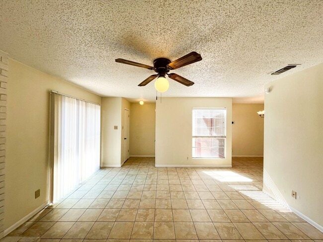 Building Photo - Available NOW!!!! This charming 1 story, 3 bedroom, 2 bath house could be your next home! Beautif...