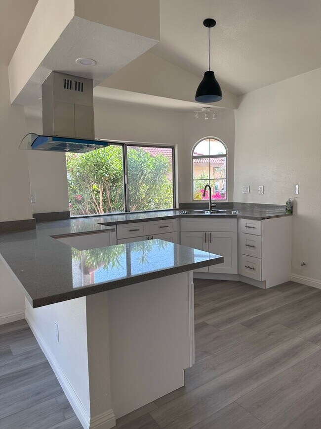 Building Photo - NEW REMODELED 2 Bd/ 1 Ba Home
