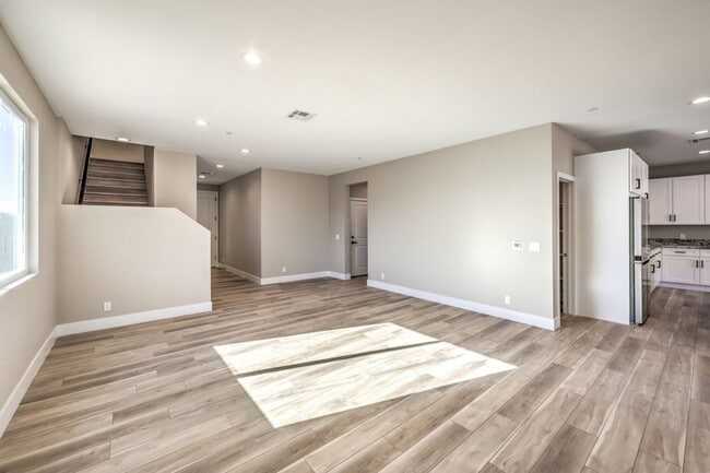 Building Photo - RARE HORSE PROPERTY FOR RENT – NEAR BLM LAND | HENDERSON, NV