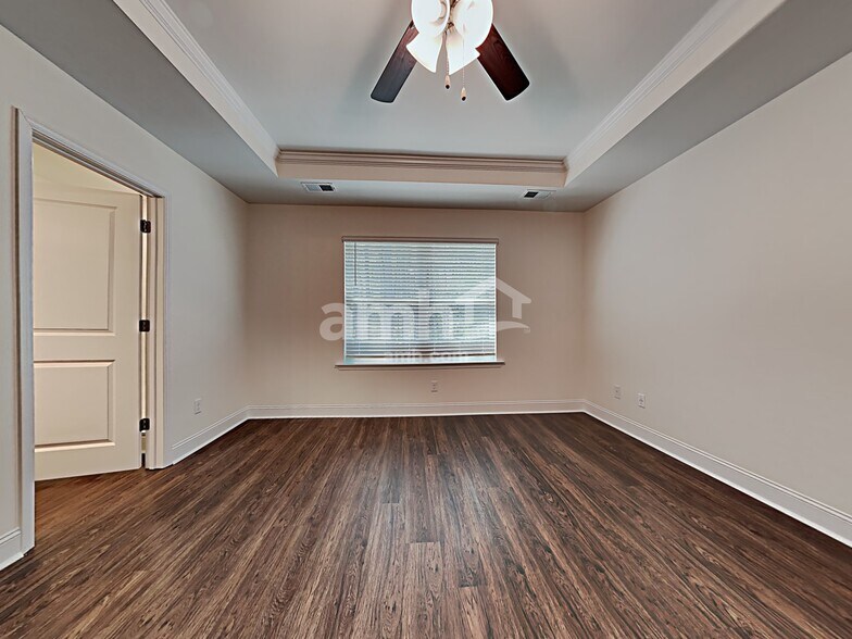 Building Photo - 307 West St