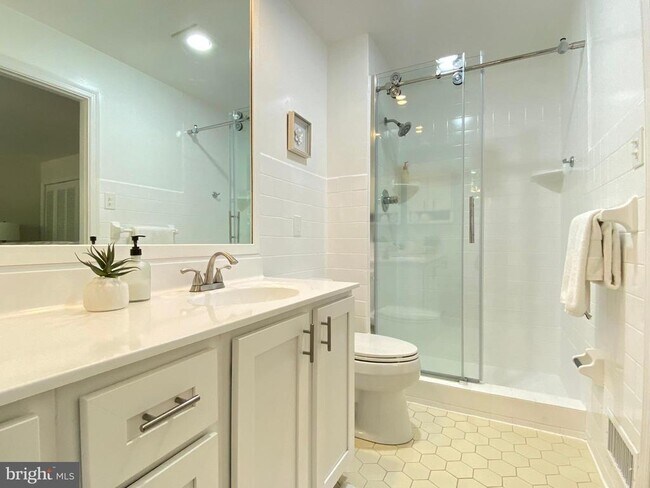 Building Photo - 11509 Parkedge Dr