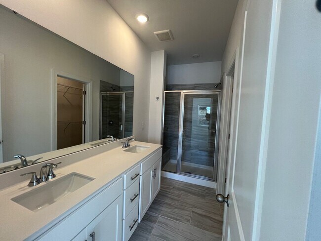 Building Photo - Brand New - 3 Bed/2.5 Bath Home - Conover - 2 Car Attached Garage - Primary Bedroom on Main Floor...