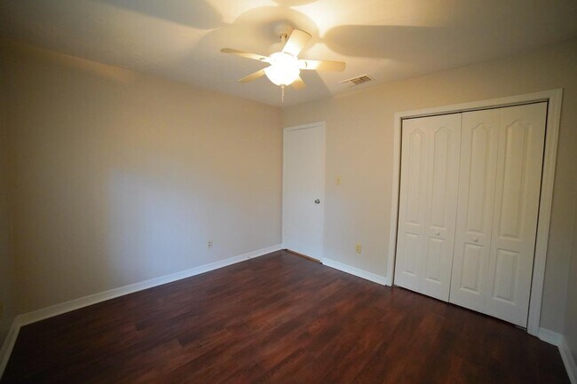 Building Photo - 2739 W Tharpe St