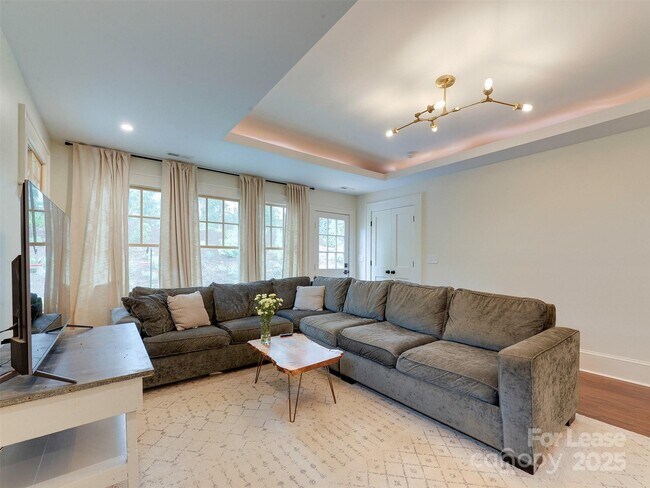 Building Photo - 508 Seldon Dr