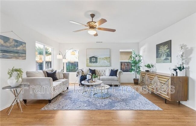 Building Photo - 33422 Scarborough Ln