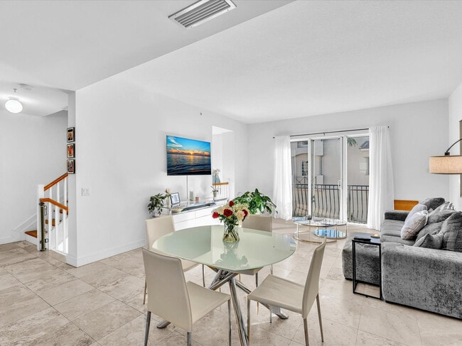 Building Photo - 1801 Coral Heights Blvd